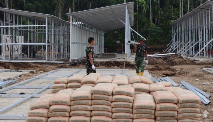 BNPB Bantu Perlengkapan Hunian Sementara di Palembayan Agam