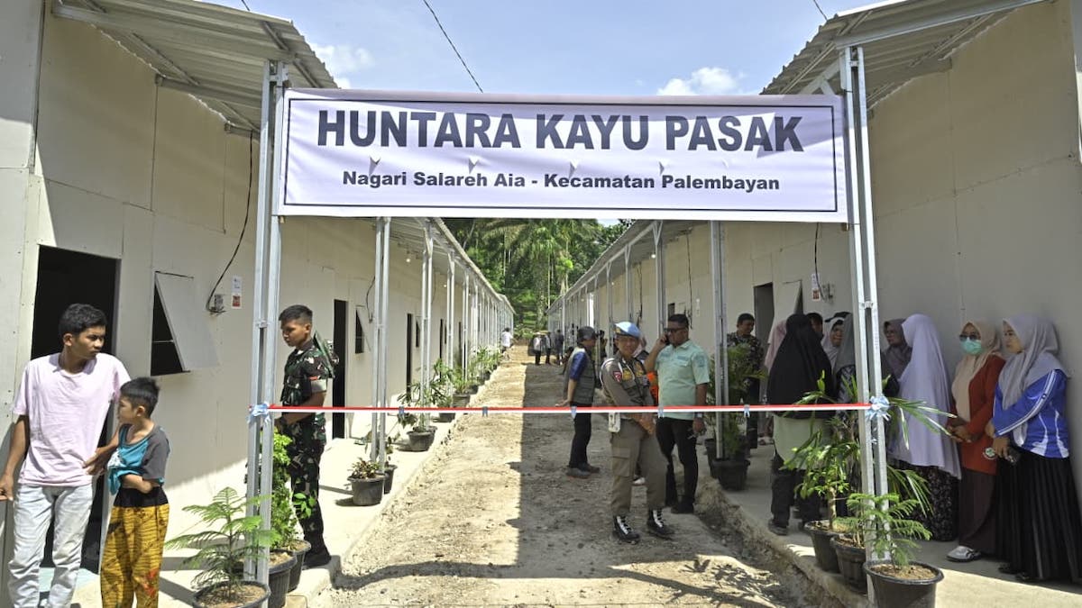 Peresmian Huntara Kayu Pasak di Nagari Salareh Aia, Kecamatan Palembayan, Kabupaten Agam. (dok. istimewa)