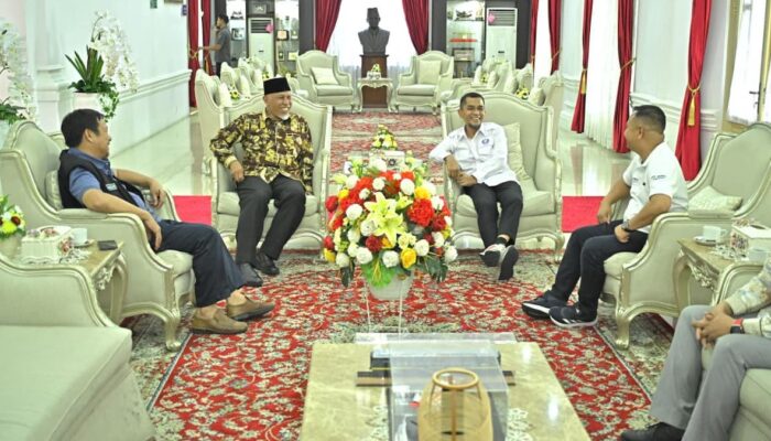 Jajaran Pengurus Peradi Padang Temui Gubernur Mahyeldi, Bahas Rencana Penyaluran Bantuan Penanganan Bencana