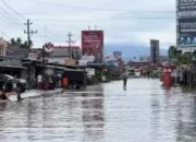Polresta Bengkulu Tutup Sementara Jalan Lintas Barat Sumatera di Rawa Makmur Karena Banjir