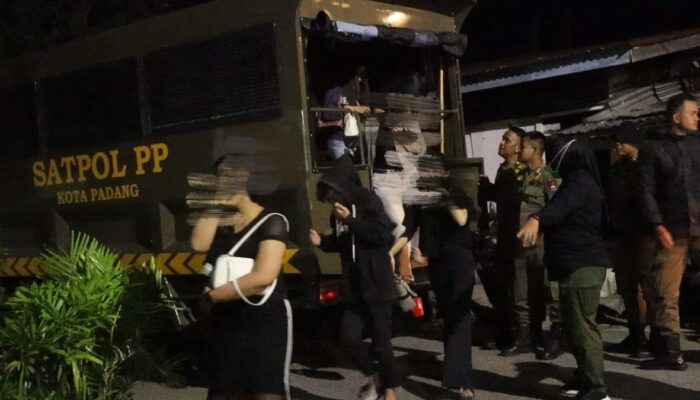 Satpol PP Padang Sweeping Penginapan yang Izinkan Pasangan Ilegal