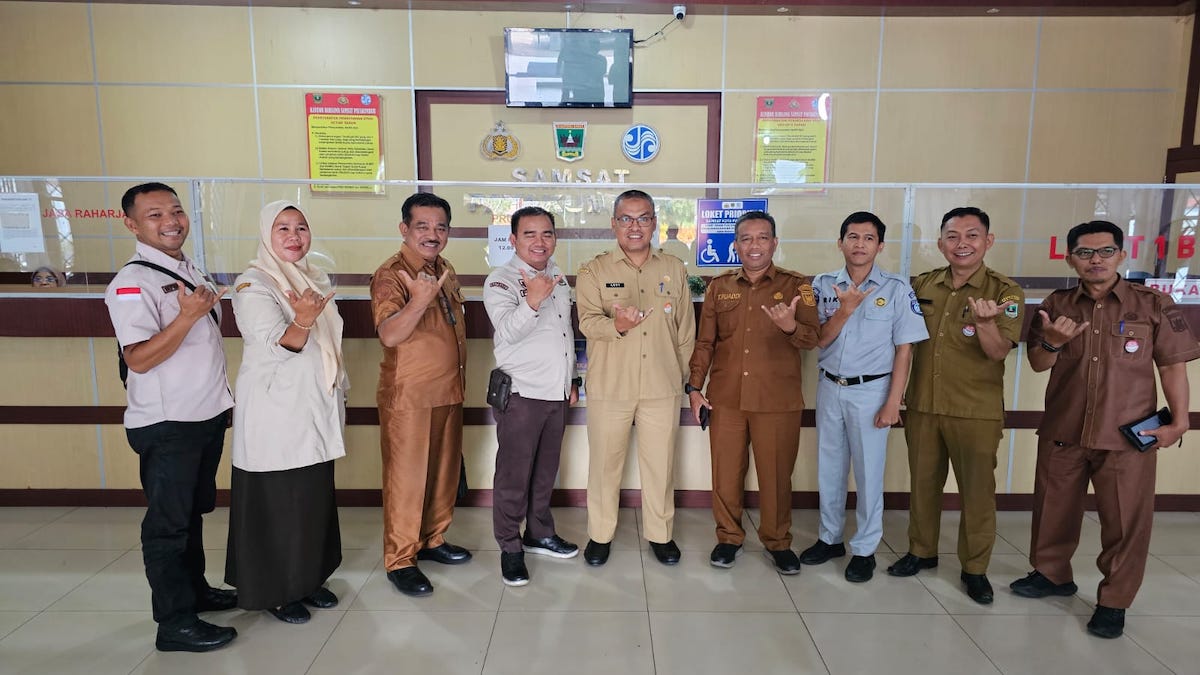 Sekdaprov Sumbar tinjau Kantor Samsat Payakumbuh. (dok. istimewa)