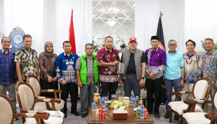 Senator Irman Gusman Kunjungi Pariaman, Komitmen Percepat Pemulihan Pascabencana