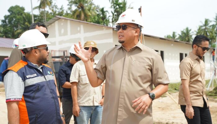 Andre Rosiade Tinjau Huntara Batang Anai, Targetkan Rampung 25 Januari dengan Fasilitas Lengkap