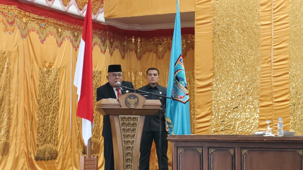 Bupati Yulianto lantik 15 pejabat pratama di Pemkab Pasbar. (dok. istimewa)