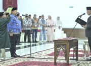 Gubernur Mahyeldi Lantik Andree Algamar Sebagai Kabiro Umum Setdaprov Sumbar
