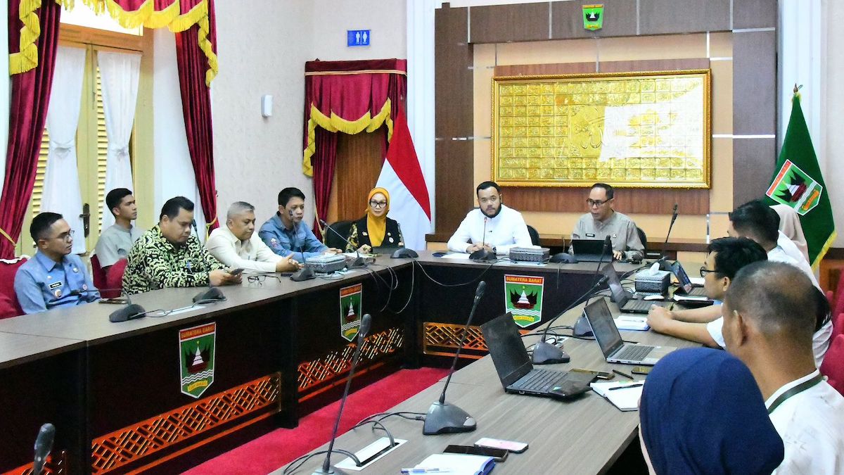 Koordinasi Pemko Padang dengan Dispora Sumbar terkait kesiapan jadi tuan rumah Porprov 2026. (dok. istimewa)