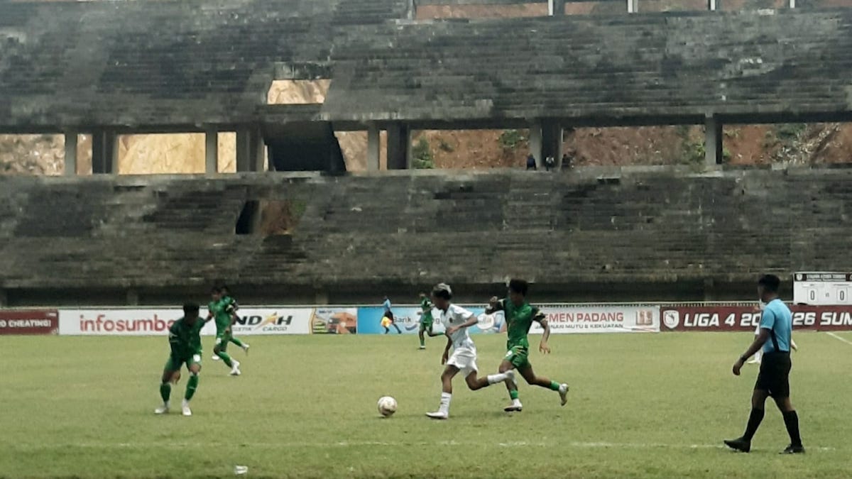 Laga GMR FC kontra PSPP Padang Panjang di Stadion Utama Sumbar. (dok. istimewa)