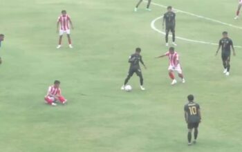 Laga di Liga 4 Sumbar antara PSP kontra PSPP. (dok. istimewa)