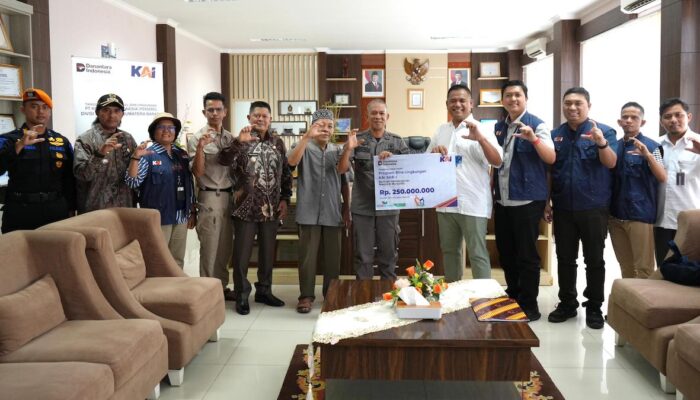 KAI Divre II Sumbar Salurkan TJSL Rp250 Juta untuk Pembangunan Masjid Al Mursydin Pasaman