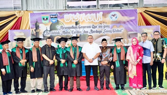 Andre Rosiade Hadiri Wisuda Tahfiz Al-Qur’an SMAN 1 Padang, Hadiahkan Umrah dan 300 Tiket Gratis Semen Padang FC