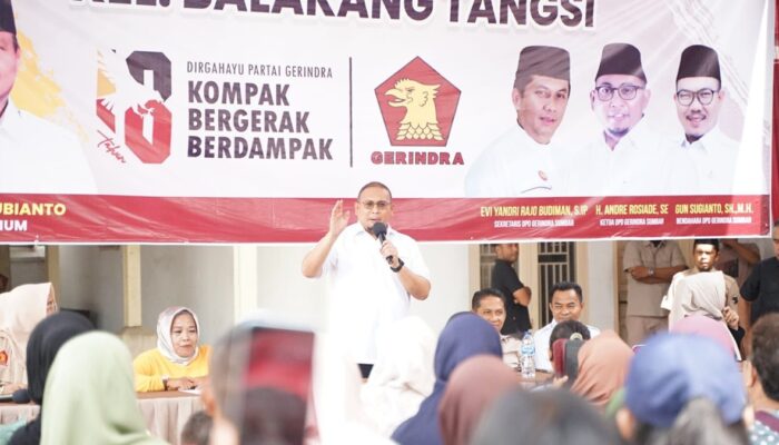 Andre Rosiade Awali Pembagian 65 Ribu Paket Sembako HUT ke-18 Gerindra dari Kantor DPD Sumbar