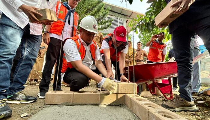 Andre Rosiade Letakkan Batu Pertama Sekretariat Galapagos, Dorong Pendidikan Tangguh Bencana di Sekolah