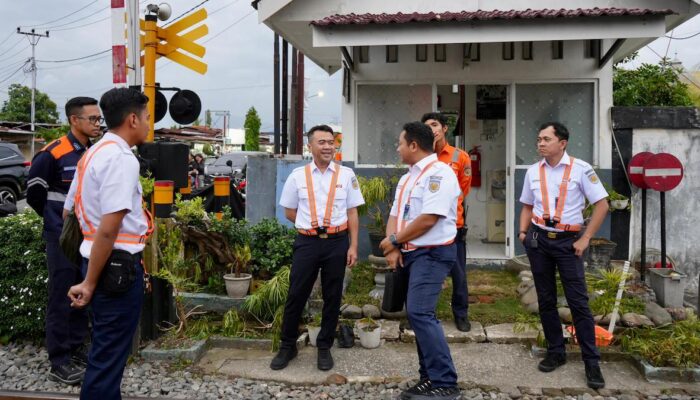 Direktur Keselamatan dan Keamanan KAI Tinjau Langsung Jalur KA Padang – Pulau Air