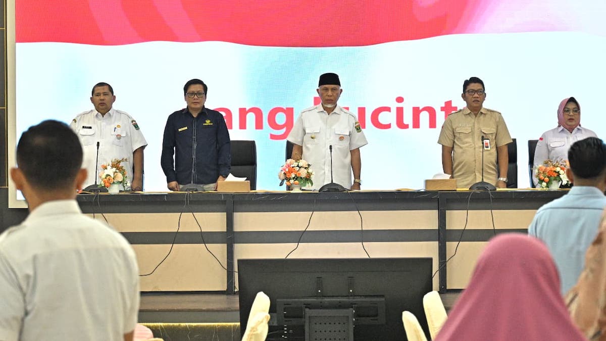 Gubernur Mahyeldi saat rapat TPAKD 2026. (dok. istimewa)