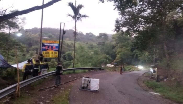 Dishub Agam Pasang Rambu Jalur Alternatif untuk Kurangi Kemacetan