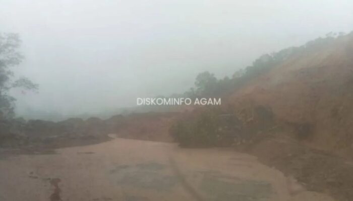 Diguyur Hujan Deras, Jalur Sicincin–Balingka Tertutup Longsor