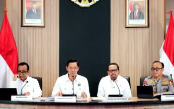 Wakapolri Komjen Pol. Prof. Dedi Prasetyo, saat konferensi pers kesiapan arus mudik Lebaran 2026 dan pengamanan nasional bersama Menko PMK, Menko Infra, dan Kepala KSP di Kantor Staf Presiden, Jakarta, Rabu (11/3/2026). (Foto: Dok. Divhumas Polri)