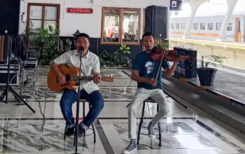 Live musik di Stasiun KAI Padang. (dok. istimewa)