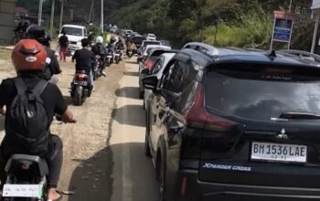 Macet di jalur Danau Diateh. (dok. Radarsumbar)