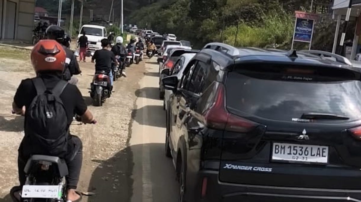 Macet di jalur Danau Diateh. (dok. Radarsumbar)
