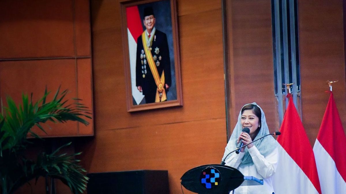 Menkomdigi Meutya Hafid memberikan arahan dalam acara Sarasehan dan Taklimat bertema “Terhubung dalam Silaturahmi, Tumbuh dalam Iman, Terjaga dalam Ketaqwaan” di Jakarta Pusat, Jumat (13/03/2026). (Foto: Pey HS/Komdigi)