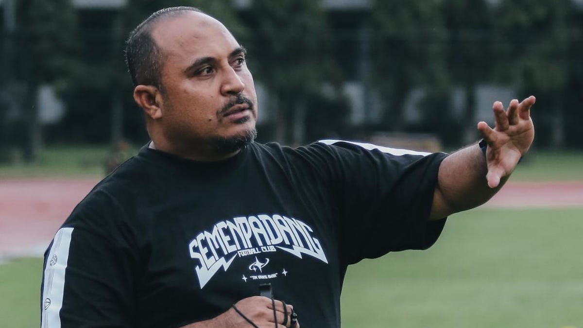 Pelatih Semen Padang FC Imran Nahumarury. (dok. IG SPFC)