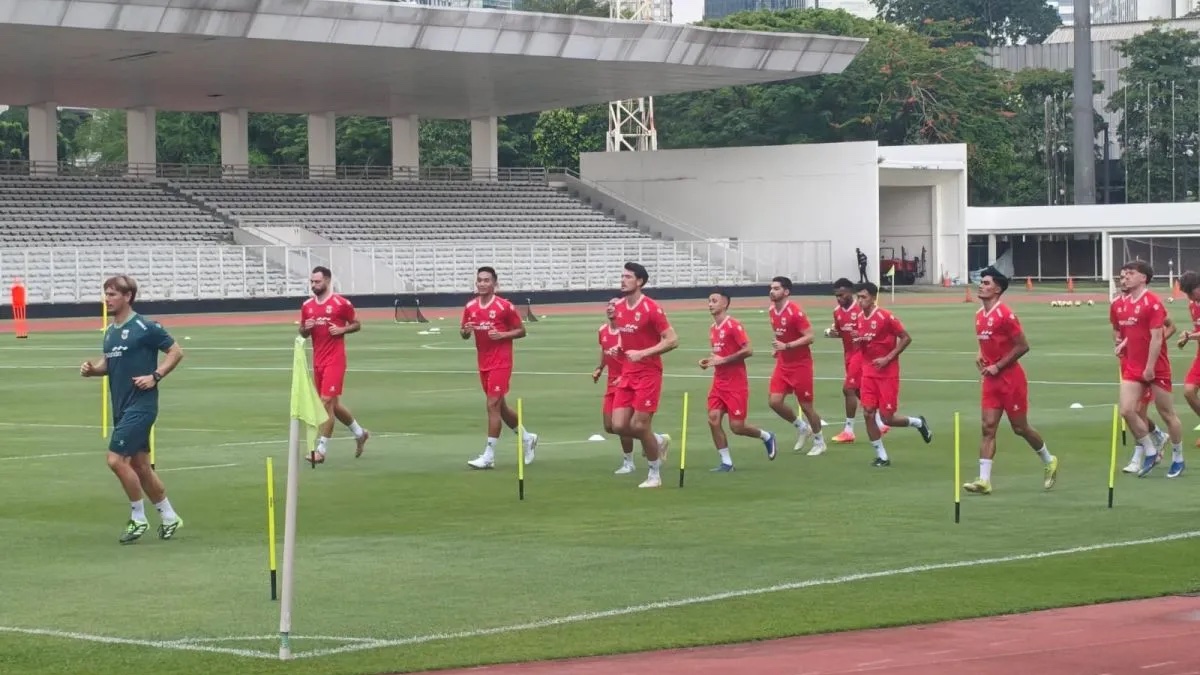 Skuad Garuda memulai sesi latihan perdana di Lapangan Madya, kompleks Gelora Bung Karno, Jakarta, Selasa (24/3/2026), sebagai persiapan menghadapi laga FIFA Series kontra St. Kitts & Nevis. (ANTARA/Andi Firdaus)