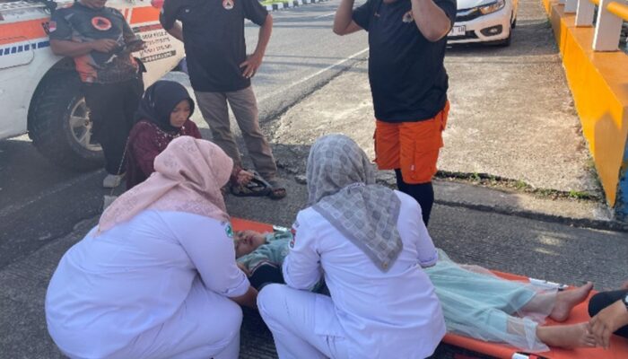 Ditemukan Pingsan di Kawasan Pantai Purus Padang, Seorang Warga Dievakuasi ke Rumah Sakit