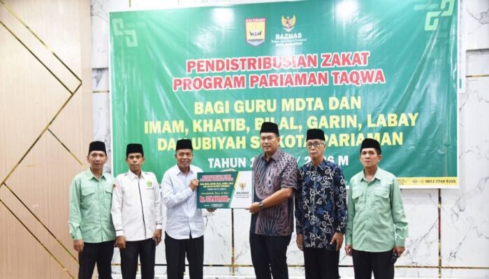 Wali Kota Pariaman Serahkan Zakat BAZNAS untuk 1.096 Petugas Keagamaan