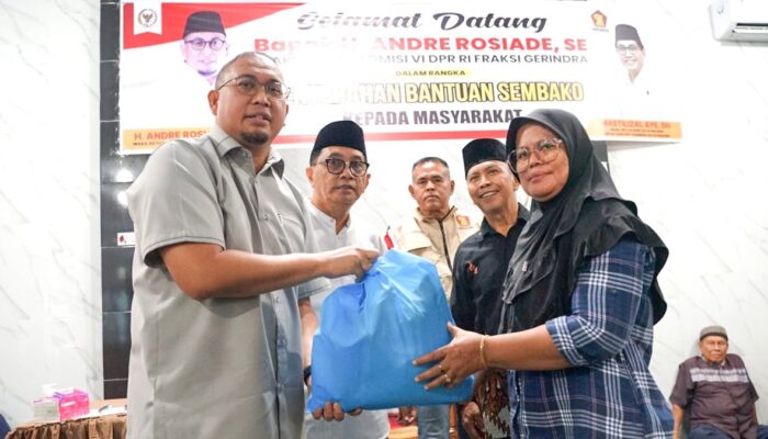 Andre Rosiade Bagikan 500 Paket Sembako di Kampung Lapai, Paparkan Peran Pemerintah Pusat Bangun Sumbar