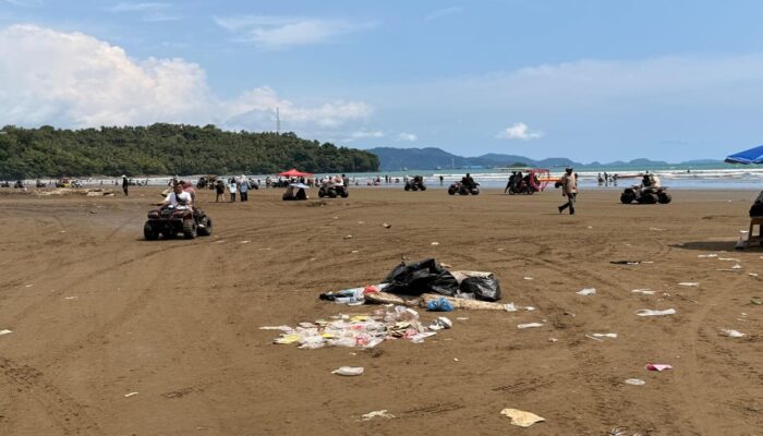 Relawan Kebencanaan Keluhkan Minimnya Perhatian Pemko Padang selama PAM Lebaran di Pantai Air Manis