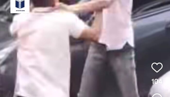 Emosi Memuncak, Dua Pengendara Terlibat Adu Jotos di Tengah Kemacetan Silaiang