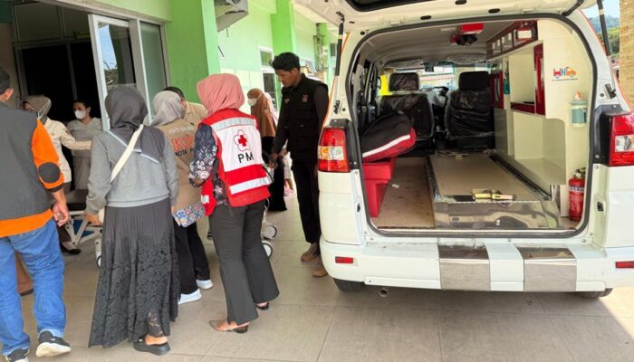 Pengunjung Pantai Air Manis Kecelakaan ATV, KPB dan Tim Gabungan Lakukan Evakuasi Cepat
