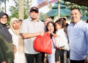 Andre Rosiade Bagikan 500 Paket Sembako untuk Warga Parupuk Tabing