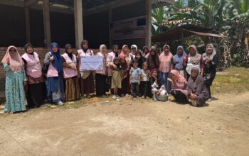 YBM PLN UP3 Payakumbuh serahkan bantuan. (dok. istimewa)