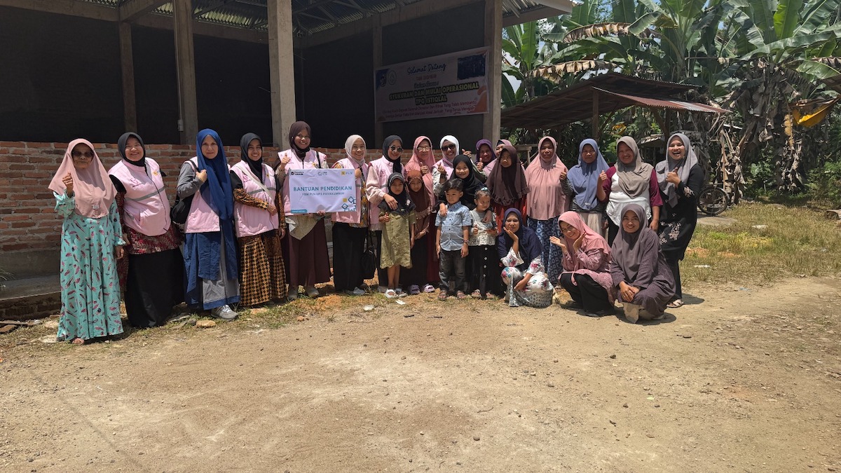 YBM PLN UP3 Payakumbuh serahkan bantuan. (dok. istimewa)