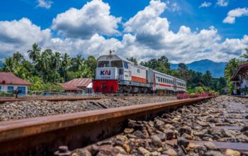 Armada kereta api Lembah Anai rute Padang-Kayu Tanam. (dok. Humas KAI)