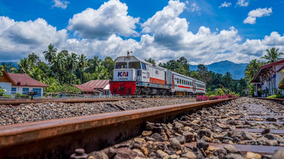 Armada kereta api Lembah Anai rute Padang-Kayu Tanam. (dok. Humas KAI)