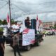Demonstrasi di depan Kejari Gunungsitoli. (dok. istimewa)