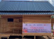 Huntara dari kayu sisa banjir bandang di Sumatera. (dok. istimewa)