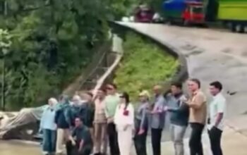 Foto di Tikungan Curam Sitinjau Lauik, Rombongan Arteria Dahlan Disorot