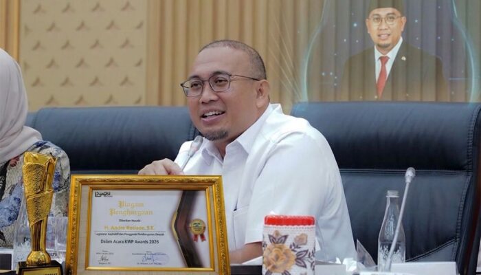 Andre Rosiade Raih Penghargaan KWP Awards 2026, Dinobatkan sebagai Legislator Penggerak Pembangunan Daerah