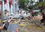 Petugas Balai Monitor SFR Kelas II Manado Kementerian Komdigi memantau kualitas layanan seluler di Kota Manado, Sulawesi Selatan, Kamis (02/04/2026). (Foto: Humas Kemkomdigi)