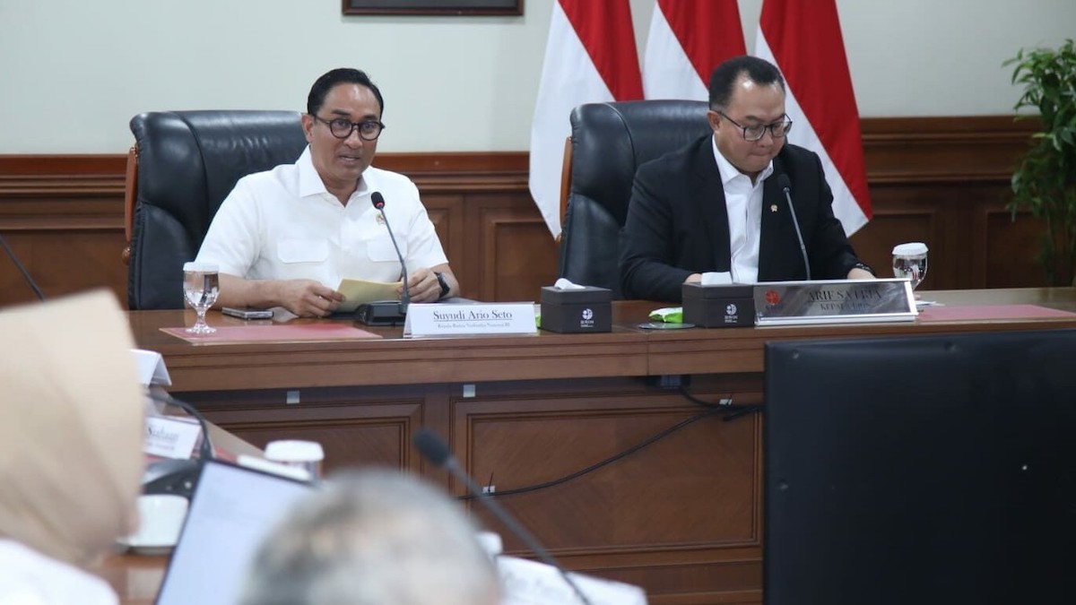 Kepala BNN RI, Suyudi Ario Seto, dan Kepala BRIN, Arif Satria melakukan audiensi guna memperkuat kolaborasi strategis dalam bidang riset dan pemanfaatan teknologi guna menghadapi dinamika ancaman narkotika, bertempat di Gedung BJ Habibie, Jakarta Pusat, pada Rabu (15/4/20260. (Foto: Dok. Humas BNN)