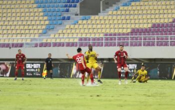 Takluk dari Persis Solo, Coach Imran Nahumarury Sorot Efektivitas Permainan Semen Padang FC