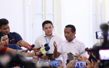 Menteri ESDM Bahlil Lahadalia dan Seskab Teddy. (dok. istimewa)