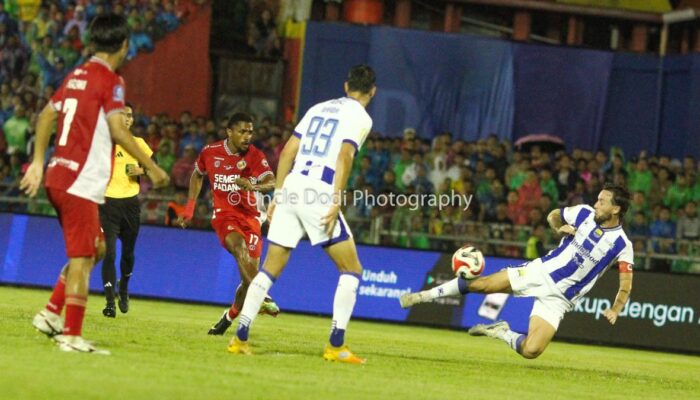 Semen Padang FC Tertinggal 0-1 dari Persib di Babak Pertama, Gol Ramon Tanque Jadi Pembeda