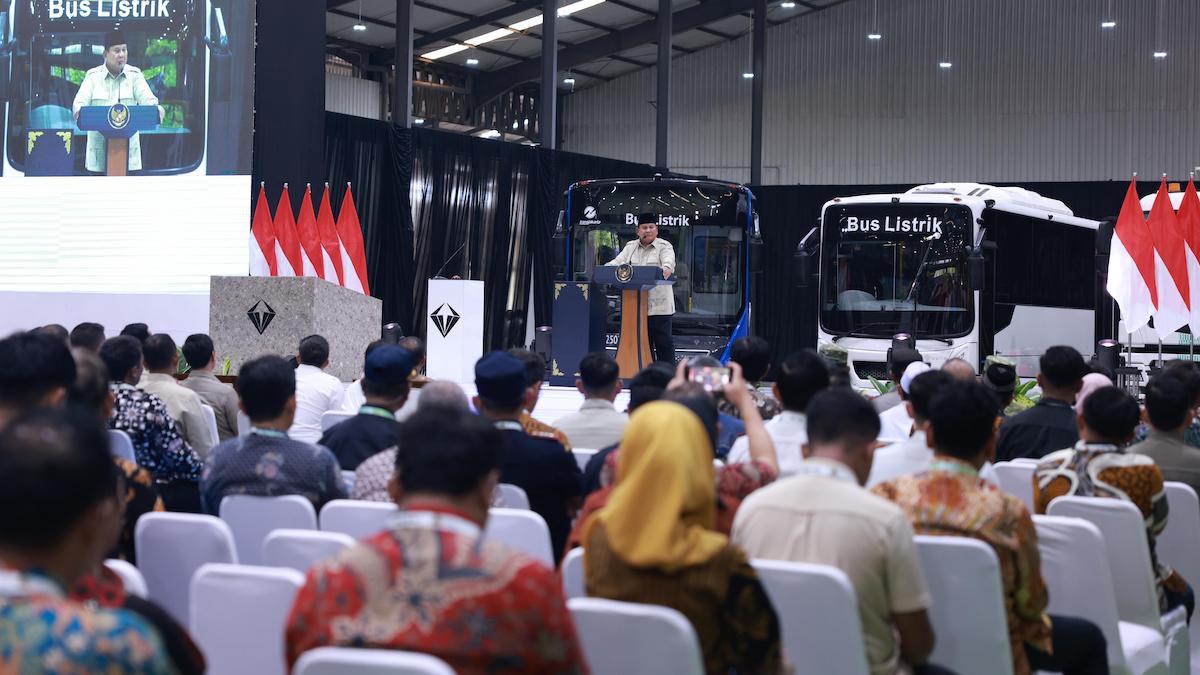 Presiden Prabowo resmikan bus listrik dari Indonesia. (dok. istimewa)
