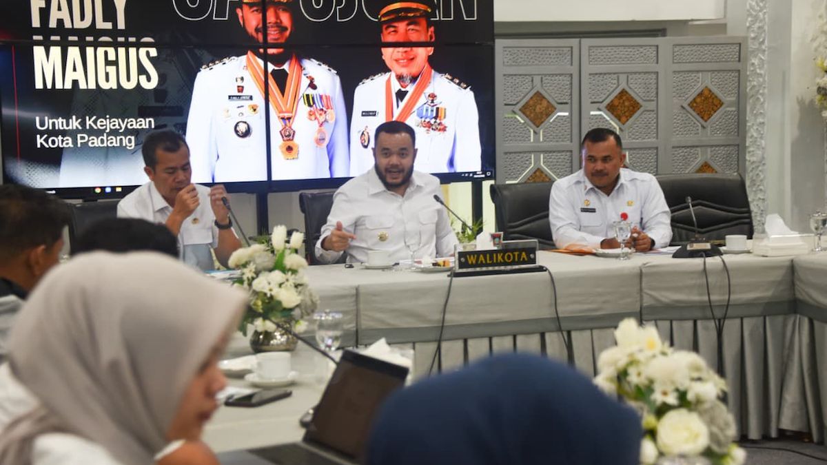 Rapat Wako Fadly Amran dengan Dinas PUPR terkait perbaikan drainase. (dok. istimewa)